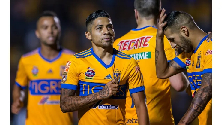 AMOR FELINO. Javier Aquino durante el Clausura 2018 en la Liga MX (Foto: Getty).