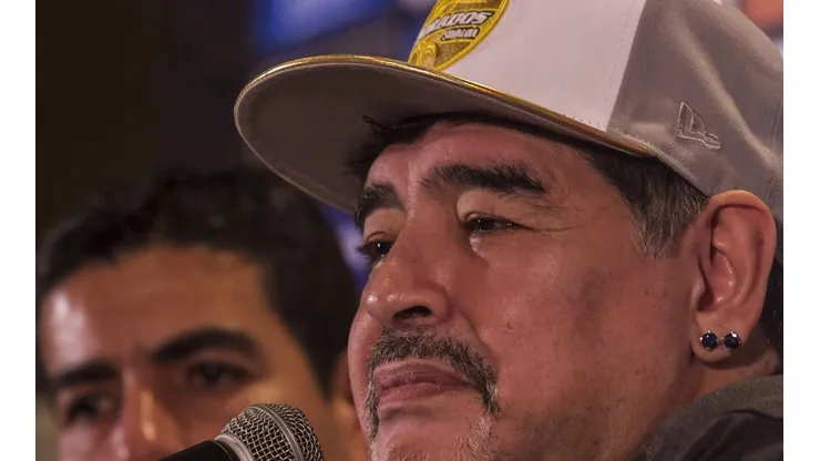 Maradona le pegó a la Federación