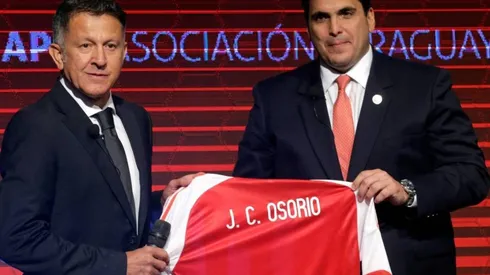 ¿QUÉ? Recién fue presentado y aún no dirigió ni un partido.