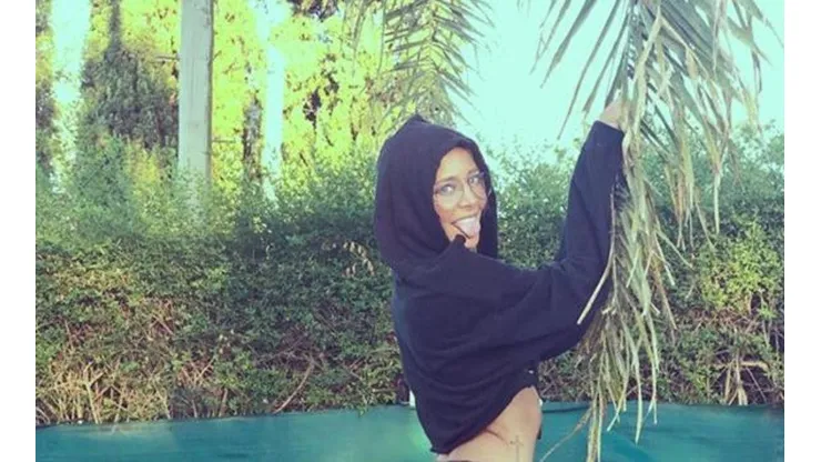 De espaldas, sin pantalón y con una mini tanga, Sol Pérez explotó la pantalla