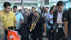 Maradona llegó y la ciudad se descontroló