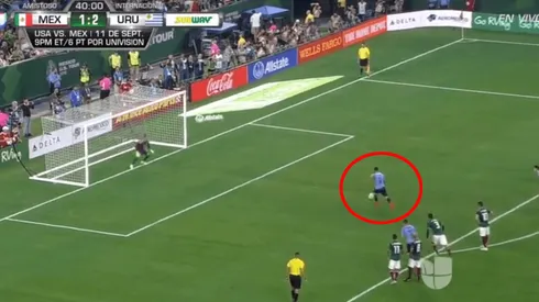 Foto del penal de Luis Suárez ante México.