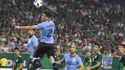 Gol bien charrúa: Giménez saltó más que nadie y puso el 1-0 de Uruguay