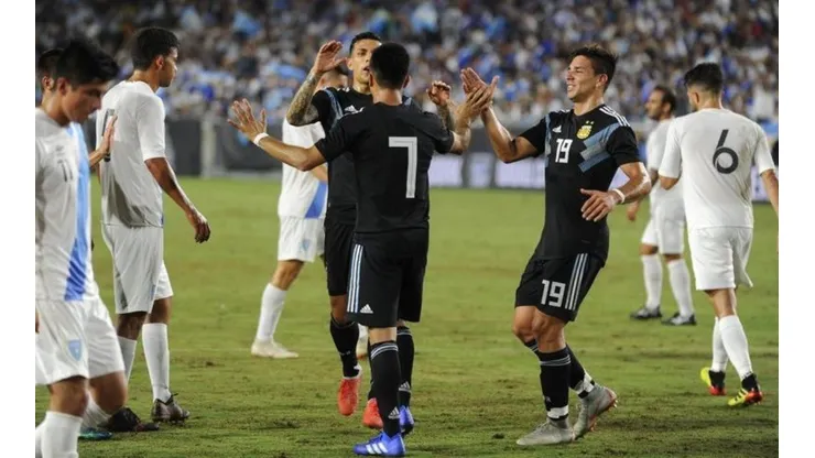 Quién si no: a Argentina le dieron un penal y lo pateó Pity Martínez