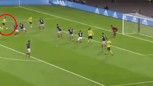 Foto de un golazo de Hazard ante Escocia.