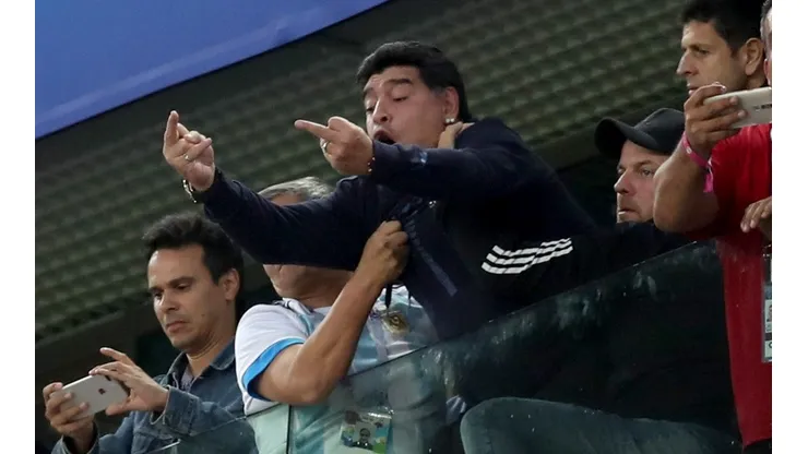 Las redes se burlaron de Maradona