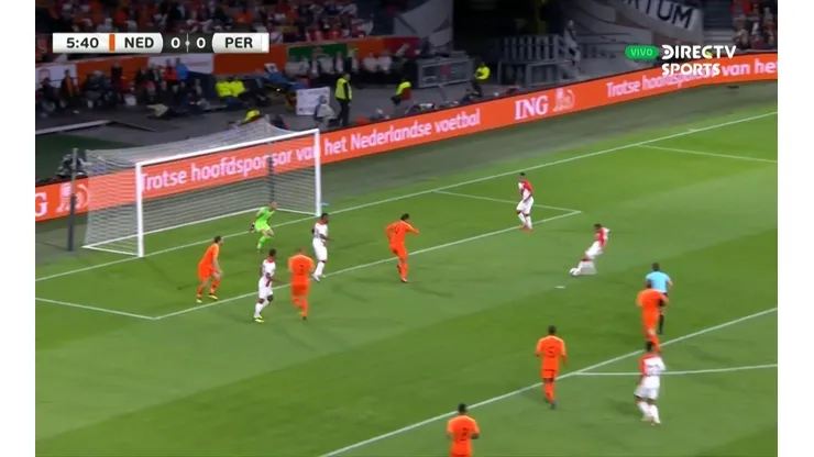 De golazo a blooper: Carrillo amagó de todos, asistió pero Yotún definió horrible