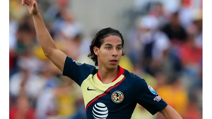 El padre de Lainez quiere sacar a su hijo del América