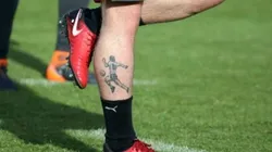 Con un tatuaje del Diego y las piernas sin afeitarse, todos queremos que el capitán de la Selección Argentina sea ÉL
