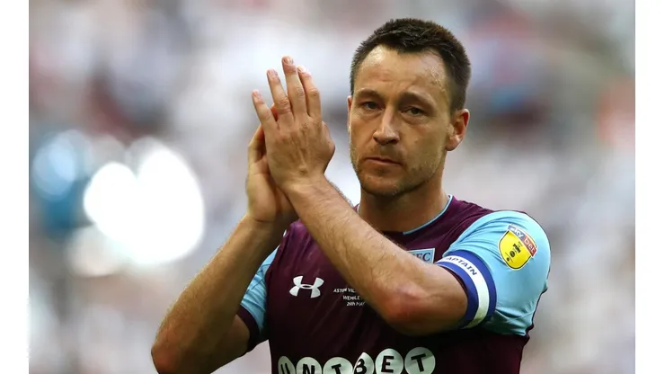 José Mourinho evalúa contratar a John Terry para reforzar al Manchester United
