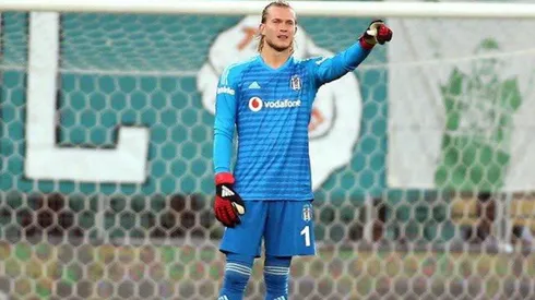 Loris Karius en el arco de Besiktas.