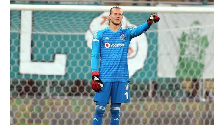 Loris Karius en el arco de Besiktas.
