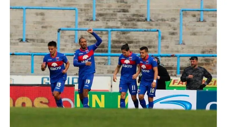 VIRUTA CONDUCCIÓN. Vera anotó el primero en el minuto 2.