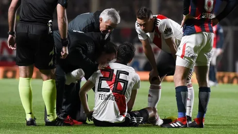 AFUERA. Cuatro minutos duró en cancha Ignacio Fernández contra San Lorenzo (Foto: Getty).