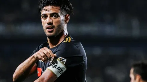 Vela anotó dos goles en Toronto.