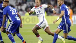 Memphis Depay jugando para Lyon.