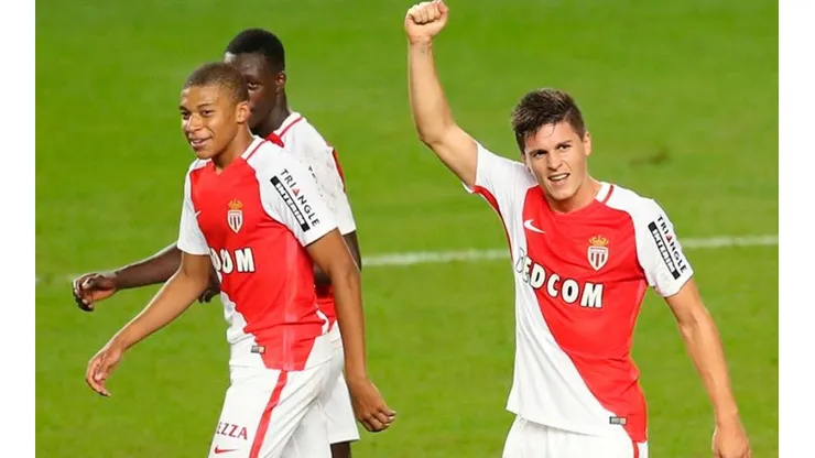 GRAN DUPLA. Carrillo y Mbappé compartieron equipo varias veces.