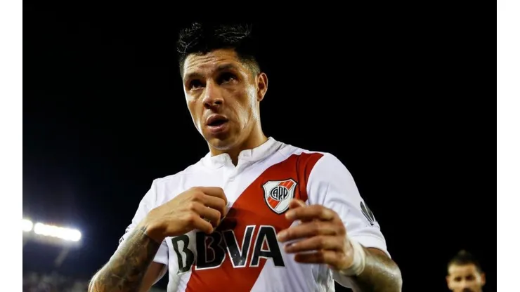 Enzo Pérez con la camiseta de River Plate.