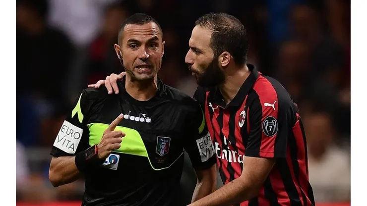 CÓMO QUE EN OFFSIDE. Gonzalo Higuaín protesta el gol anulado por el VAR.