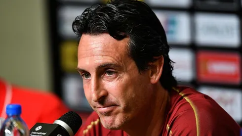 A un periodista le sonaba el celular y Unai Emery contestó por él