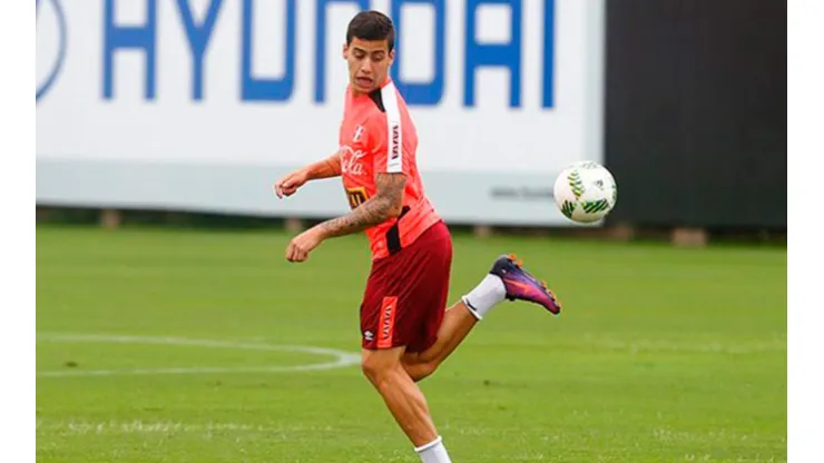 El joven atacante se desvinculó de Argentinos Juniors hace algunas semanas.