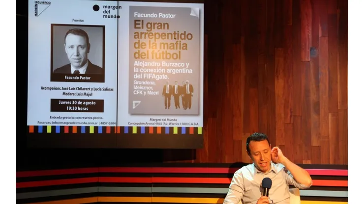 Facundo Pastor presentó "El gran arrepentido", un libro sobre los negociados de la Fifa y Conmebol.