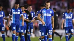 Los jugadores de Racing después del papelón.