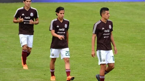 Diego Lainez y Roberto Alvarado con la Selección Mexicana.