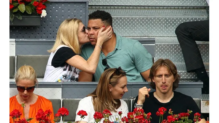 Foto del Fenómeno Ronaldo con su mujer.