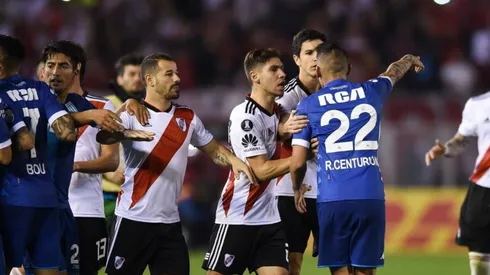 COMO LOCO. Centurión no se bancó la cargada.