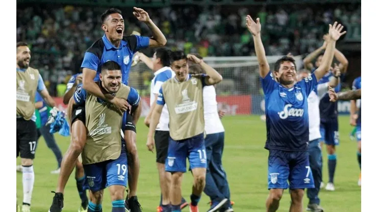 Los jugadores de Atlético Tucumán revolucionaron el aeropuerto de Lima