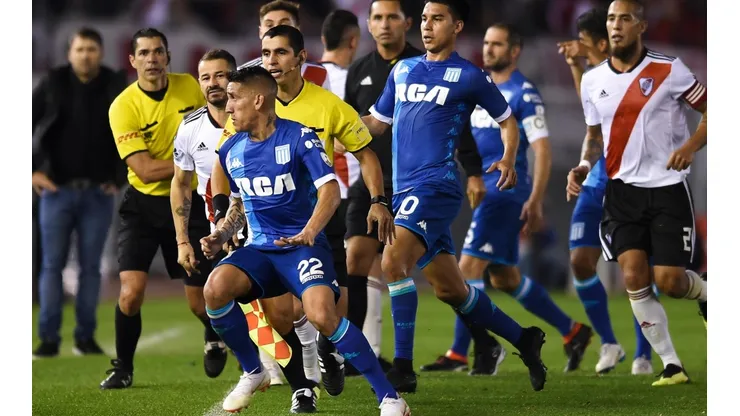 Enzo Pérez lo cargó, Centurión lo fue a pelear y el árbitro los expulsó a los dos