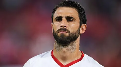 Pareja llega para sacar a Atlas del fondo