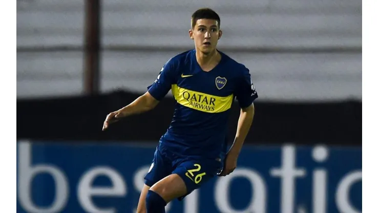 Leonardo Balerdi con la camiseta de Boca.