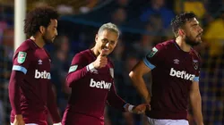 Hernández celebró el tercer tanto de los Hammers en la Copa de la Liga