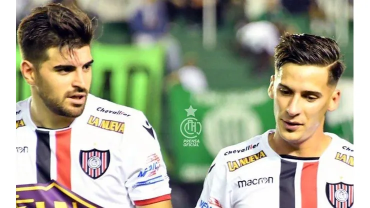 La camiseta de Chacarita de la que todos se burlan y se hizo viral