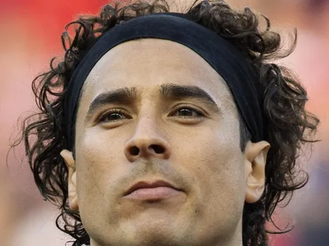 Desaparecieron los rulos de Memo Ochoa