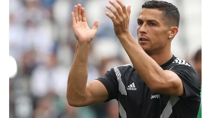 Cristiano se adjudicó el mejor gol de la UEFA y lo agradeció en Twitter