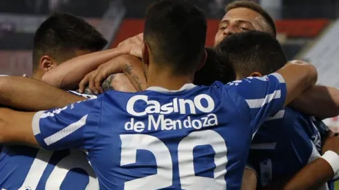 Godoy Cruz celebra su segundo triunfo en el campeonato.
