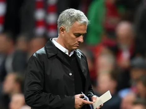 Mourinho se enojó con un periodista y se fue gritando de la conferencia: "Tengo más títulos que todos los técnicos de la Premier juntos"