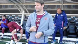 MUCHA SUERTE. Carboni da un paso al costado.