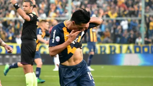 Washington Camacho celebra el primer tanto local.