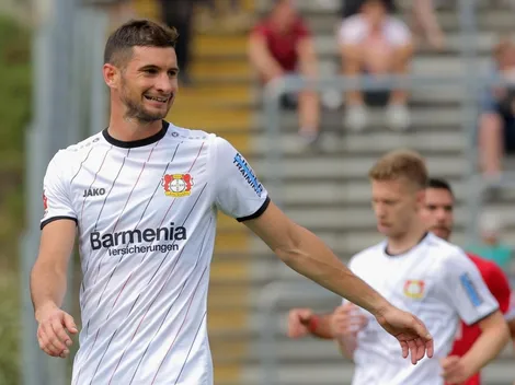 Así, Alario no puede: el Bayer Leverkusen hizo dos penales insólitos