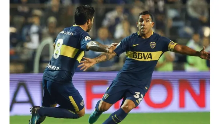 ¿Los cuida? Guillermo no concentra a sus dos capitanes.