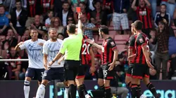 ¡Insólito! Richarlison se fue expulsado por un cabezazo que no pegó.