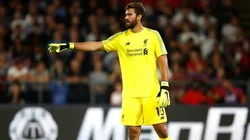 Alisson le tiró un sombrerito a un rival y los hinchas del Liverpool explotaron