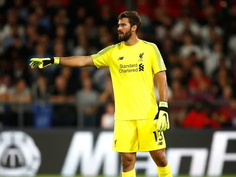 Alisson le tiró un sombrerito a un rival y los hinchas del Liverpool explotaron