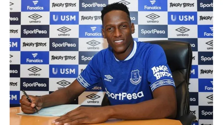 Yerry Mina espera ansioso su debut en Everton, que se estima recién para septiembre.