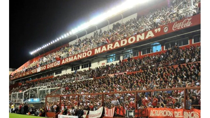 Por contrato, el club de La Paternal decidió ceder su nombre a una empresa.