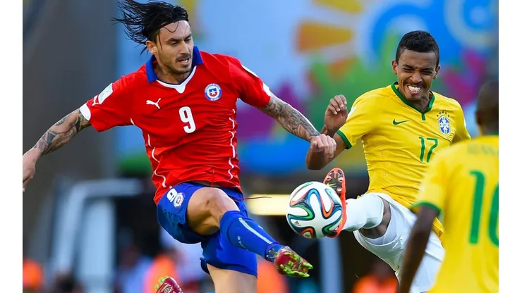 Pinilla jugó con su país en el Mundial de Brasil